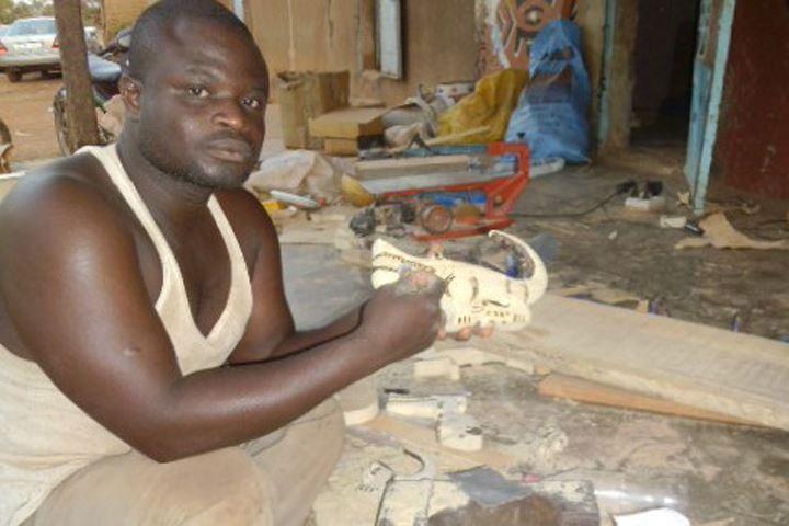 Une association de personnes handicapées, qui fabriquent des jouets en bois